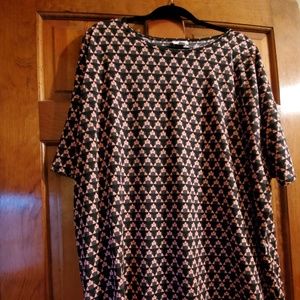 Lularoe Disney Minnie Mouse- Irma Top 2x